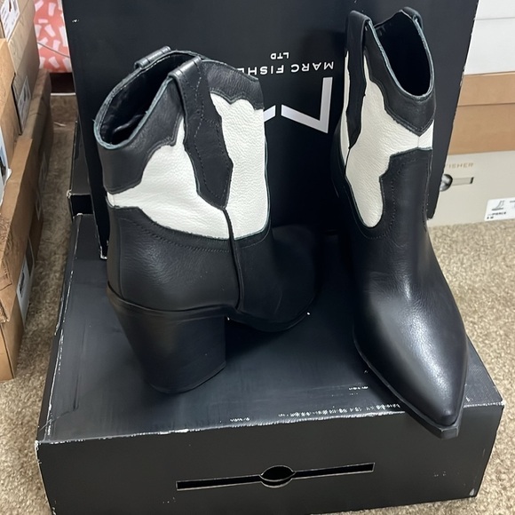 Marc Fisher LTD Gona Western Leather Booties in Black/White - Picture 7 of 9
